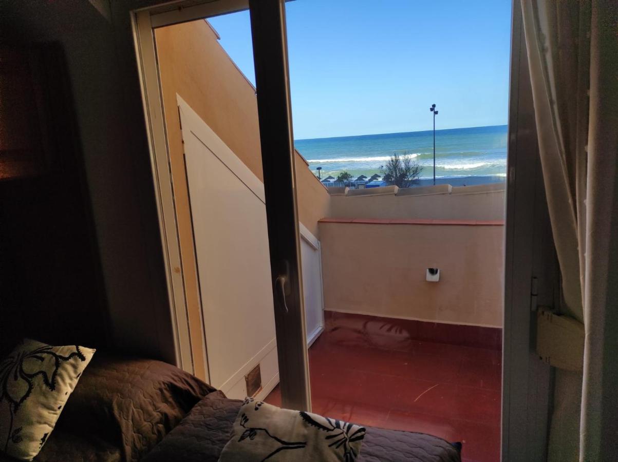 פואנגירולה Atico Primera Linea Marina Beach מראה חיצוני תמונה